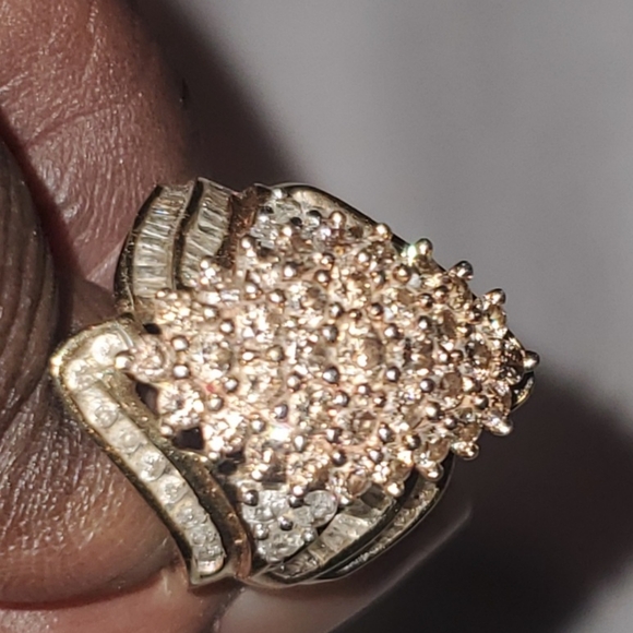 Ring - Picture 3 of 4